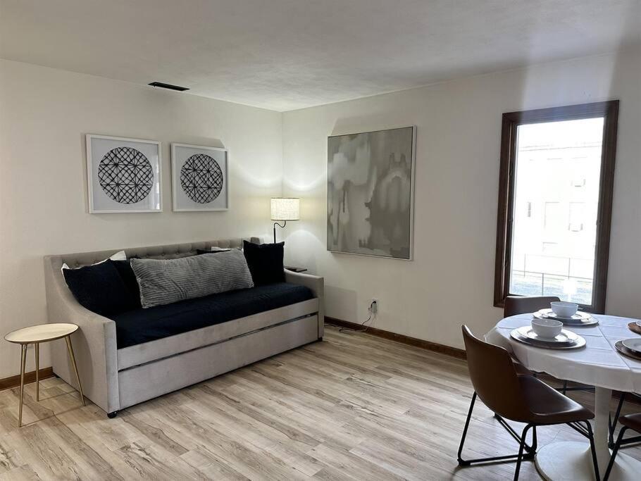 Capital Suite On 6Th Street - King Bed / Downtown! Springfield Eksteriør bilde